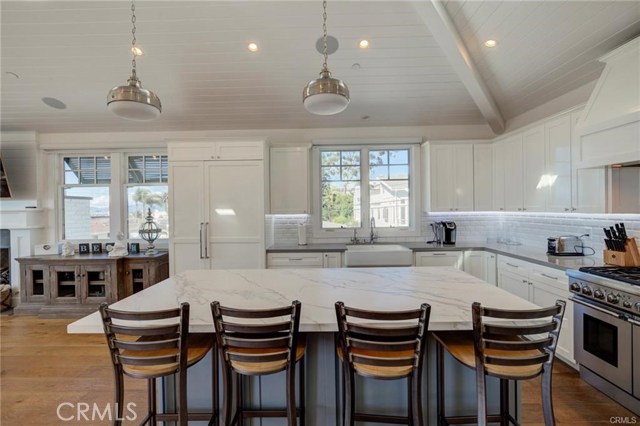 548 Pine Street, Hermosa Beach, California 90254, 4 Bedrooms Bedrooms, ,3 BathroomsBathrooms,Residential,Sold,Pine,SB19142992