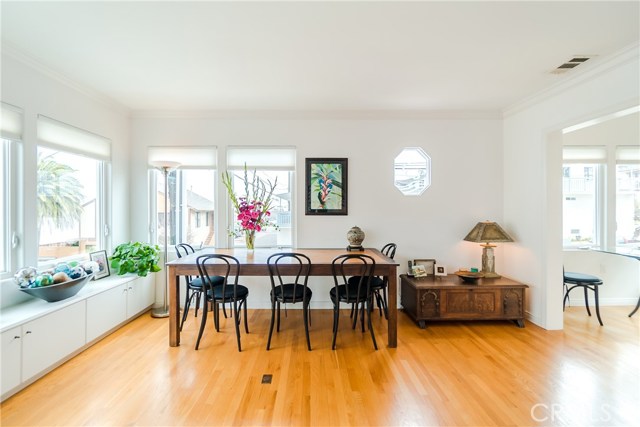 126 8th Street, Hermosa Beach, California 90254, 2 Bedrooms Bedrooms, ,2 BathroomsBathrooms,Residential,Sold,8th,SB18121226