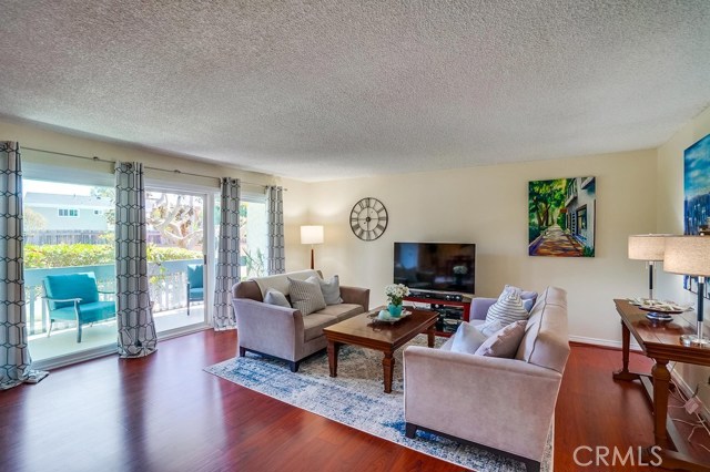 631 Prospect Avenue, Redondo Beach, California 90277, 2 Bedrooms Bedrooms, ,1 BathroomBathrooms,Residential,Sold,Prospect,SB19193841