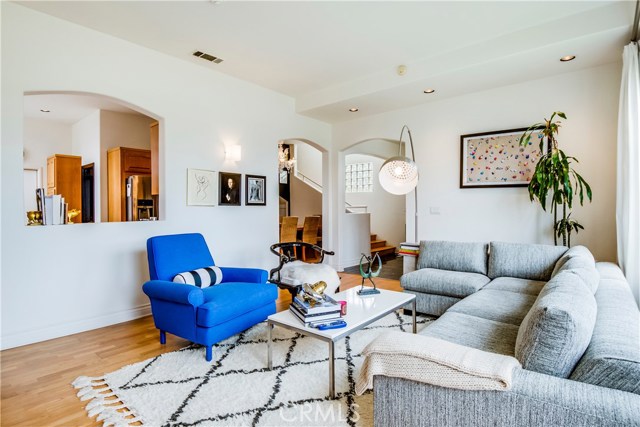 214 Avenue H, Redondo Beach, California 90277, 3 Bedrooms Bedrooms, ,2 BathroomsBathrooms,Residential,Sold,Avenue H,SB17200992