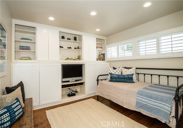 659 18th Street, Manhattan Beach, California 90266, 4 Bedrooms Bedrooms, ,3 BathroomsBathrooms,Residential,Sold,18th,SB19269469