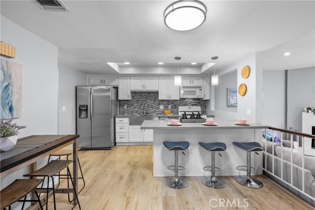 2603 Gates Avenue, Redondo Beach, California 90278, 3 Bedrooms Bedrooms, ,2 BathroomsBathrooms,Residential,Sold,Gates,SB21077665
