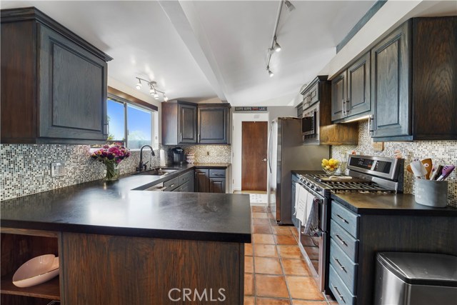 5024 Elmdale Drive, Rolling Hills Estates, California 90274, 4 Bedrooms Bedrooms, ,2 BathroomsBathrooms,Residential,Sold,Elmdale,SB20127601