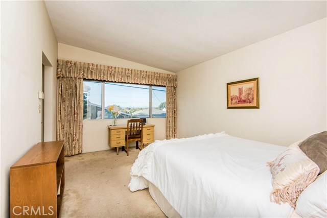 724 13th Street, Manhattan Beach, California 90266, 4 Bedrooms Bedrooms, ,2 BathroomsBathrooms,Residential,Sold,13th,SB17253786