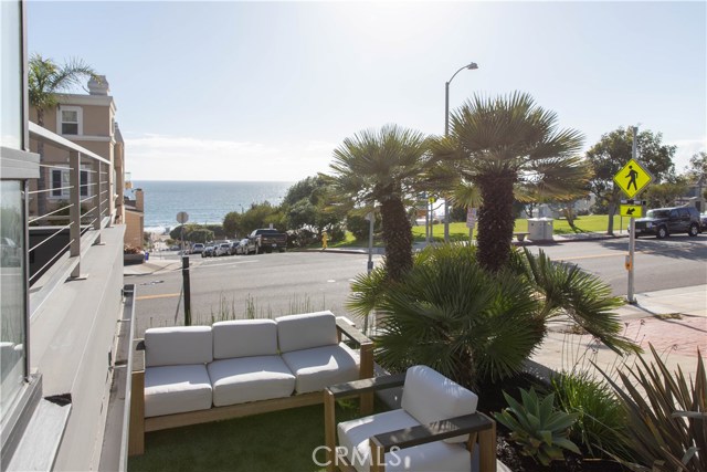 Outside Walk Street Patio Panoramic Ocean View