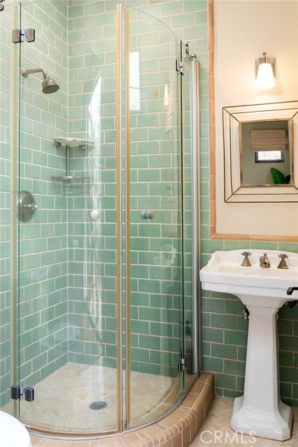 708 Marine Avenue, Manhattan Beach, California 90266, 4 Bedrooms Bedrooms, ,4 BathroomsBathrooms,Residential,Sold,Marine,SB20193991