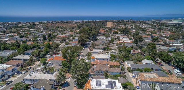 717 31st Street, Manhattan Beach, California 90266, 5 Bedrooms Bedrooms, ,4 BathroomsBathrooms,Residential,Sold,31st,SB20133656