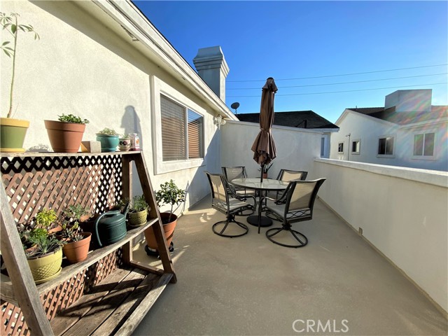 2405 Vanderbilt Lane, Redondo Beach, California 90278, 3 Bedrooms Bedrooms, ,2 BathroomsBathrooms,Residential,Sold,Vanderbilt,SB21088337