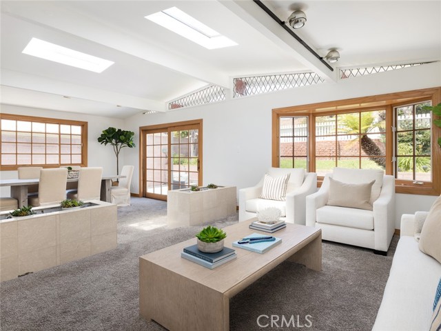 562 31st Street, Manhattan Beach, California 90266, 4 Bedrooms Bedrooms, ,3 BathroomsBathrooms,Residential,Sold,31st,SB21032362