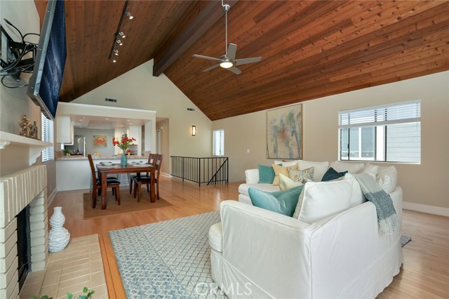 1739 Stanford Avenue, Redondo Beach, California 90278, 3 Bedrooms Bedrooms, ,2 BathroomsBathrooms,Residential,Sold,Stanford,SB18228570