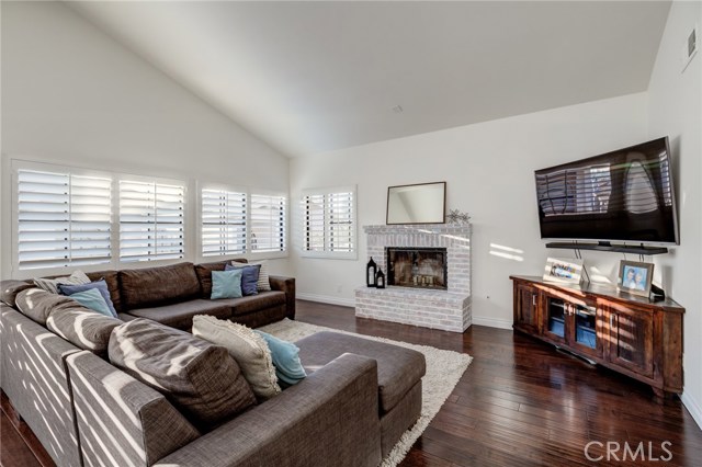 111 Guadalupe Avenue, Redondo Beach, California 90277, 4 Bedrooms Bedrooms, ,3 BathroomsBathrooms,Residential,Sold,Guadalupe,SB20243736