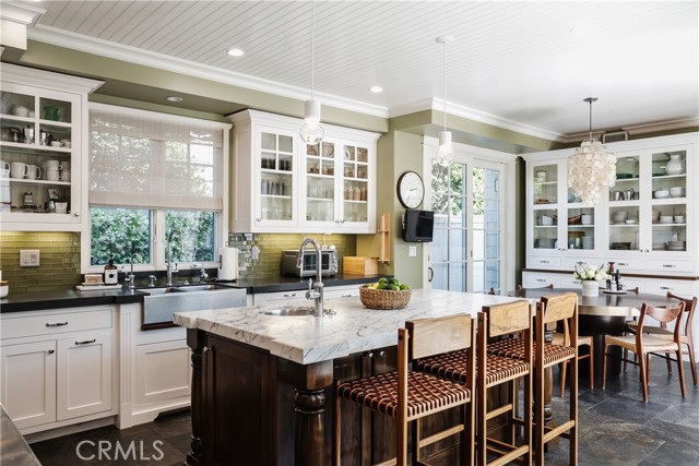 598 33rd Street, Manhattan Beach, California 90266, 5 Bedrooms Bedrooms, ,5 BathroomsBathrooms,Residential,Sold,33rd,SB21107096