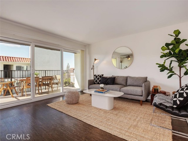 1720 Ardmore Avenue, Hermosa Beach, California 90254, 1 Bedroom Bedrooms, ,1 BathroomBathrooms,Residential,Sold,Ardmore,SB18284838