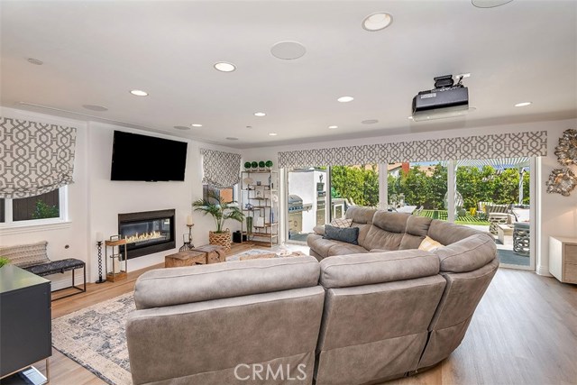 727 Avenue A, Redondo Beach, California 90277, 4 Bedrooms Bedrooms, ,3 BathroomsBathrooms,Residential,Sold,Avenue A,SB20144641