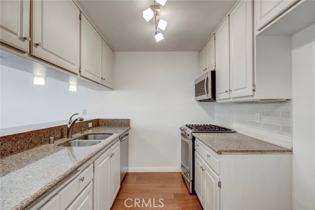 720 Meyer Lane, Redondo Beach, California 90278, 2 Bedrooms Bedrooms, ,2 BathroomsBathrooms,Residential,Sold,Meyer,SB19085795