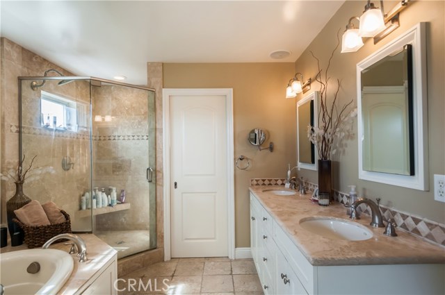 1613 Chestnut, Manhattan Beach, California 90266, 5 Bedrooms Bedrooms, ,3 BathroomsBathrooms,Residential,Sold,Chestnut,SB17091218