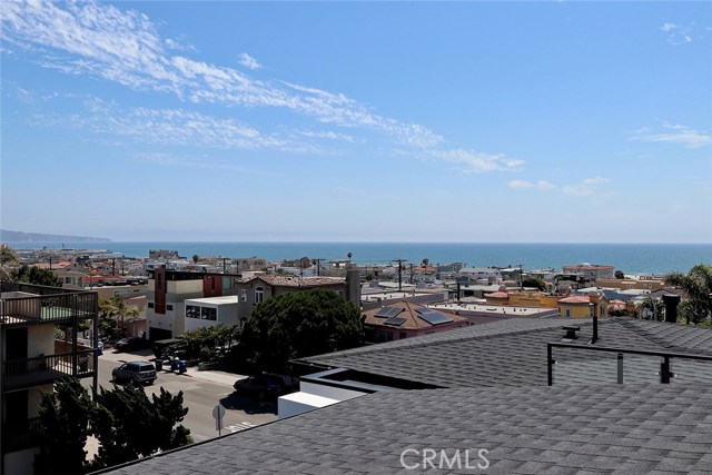 303 10th Street, Hermosa Beach, California 90254, 4 Bedrooms Bedrooms, ,3 BathroomsBathrooms,Residential,Sold,10th,SB20101813