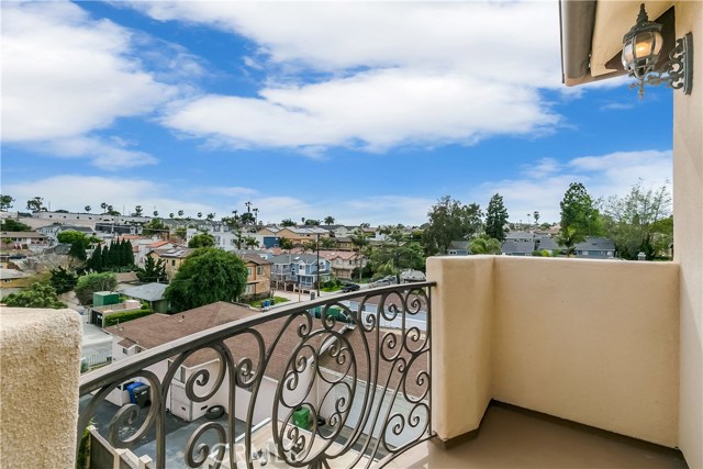 neighborhood view from balcony