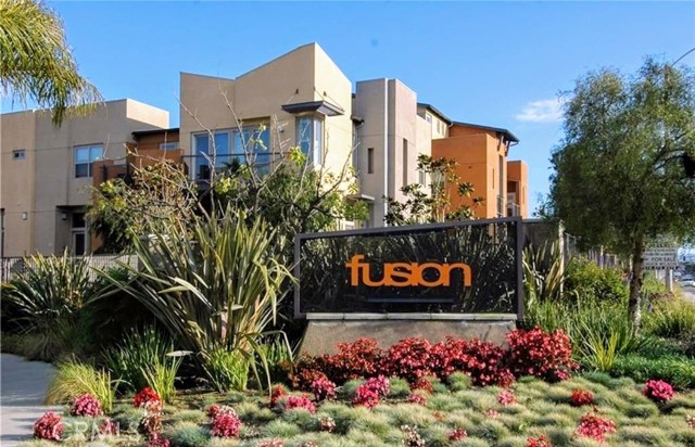 2 Bed Home for Sale in Hawthorne, California