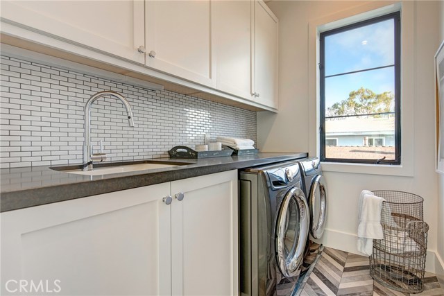 3604 Walnut Avenue, Manhattan Beach, California 90266, 5 Bedrooms Bedrooms, ,2 BathroomsBathrooms,Residential,Sold,Walnut,SB19038586