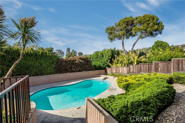713 Cloyden Square, Palos Verdes Estates, California 90274, 3 Bedrooms Bedrooms, ,2 BathroomsBathrooms,Residential,Sold,Cloyden,SB17088498