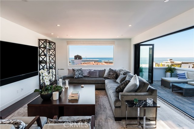 2215 Bayview Drive, Manhattan Beach, California 90266, 4 Bedrooms Bedrooms, ,3 BathroomsBathrooms,Residential,Sold,Bayview,SB20132281