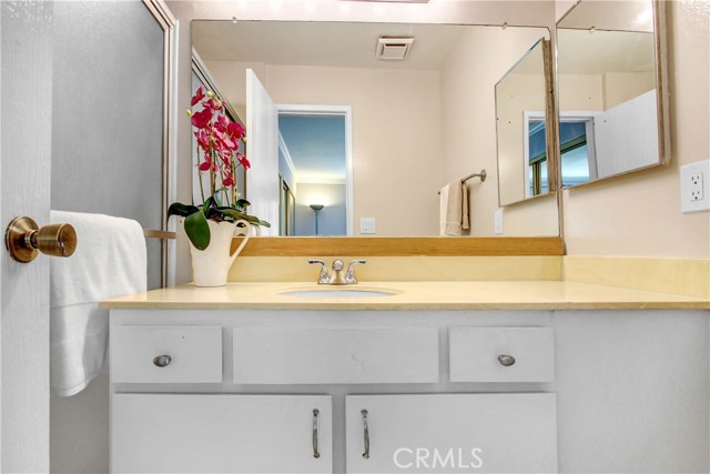 MASTER BATHROOM MASTER BATHROOM