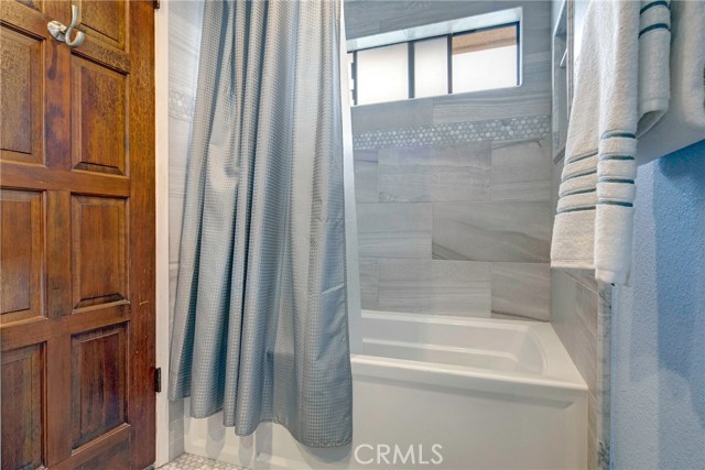 Stunning stone tile, dual shower/tub combo, extra deep soaking tub. Stunning stone tile, dual shower/tub combo, extra deep soaking tub.