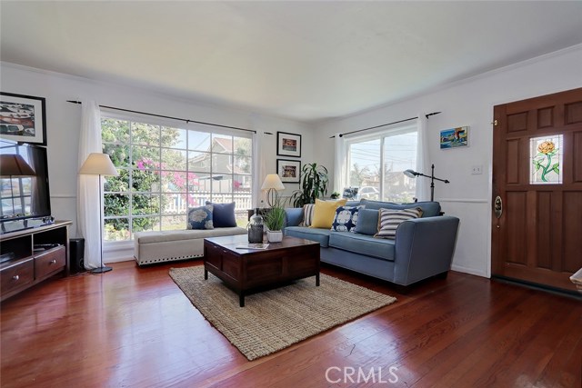 1930 Robinson Street, Redondo Beach, California 90278, 3 Bedrooms Bedrooms, ,3 BathroomsBathrooms,Residential,Sold,Robinson,SB19205802