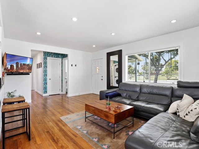 2716 182nd Street, Redondo Beach, California 90278, 3 Bedrooms Bedrooms, ,1 BathroomBathrooms,Residential,Sold,182nd,SB20115655