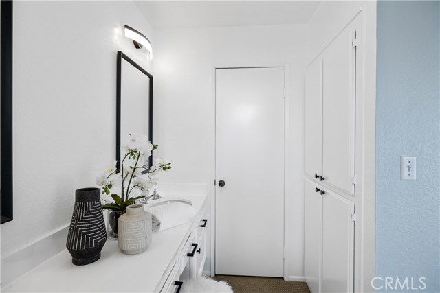 2715 Vanderbilt Lane, Redondo Beach, California 90278, 3 Bedrooms Bedrooms, ,2 BathroomsBathrooms,Residential,Sold,Vanderbilt,SB20191300