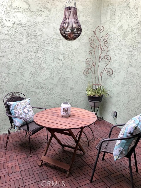 433 2ND Street, Hermosa Beach, California 90254, 3 Bedrooms Bedrooms, ,2 BathroomsBathrooms,Residential,Sold,2ND Street,SB18113035