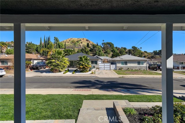 3 Bed Home for Sale in Sun Valley, California
