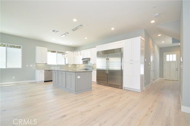 118 Irena Avenue, Redondo Beach, California 90277, 3 Bedrooms Bedrooms, ,3 BathroomsBathrooms,Residential,Sold,Irena,SB18141589