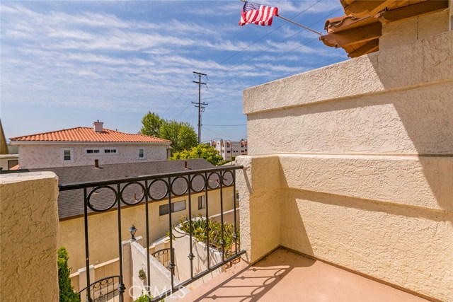 210 Prospect Avenue, Redondo Beach, California 90277, 3 Bedrooms Bedrooms, ,2 BathroomsBathrooms,Residential,Sold,Prospect,SB19105053