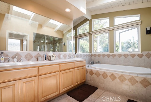 569 31st Street, Manhattan Beach, California 90266, 5 Bedrooms Bedrooms, ,3 BathroomsBathrooms,Residential,Sold,31st,SB20164744