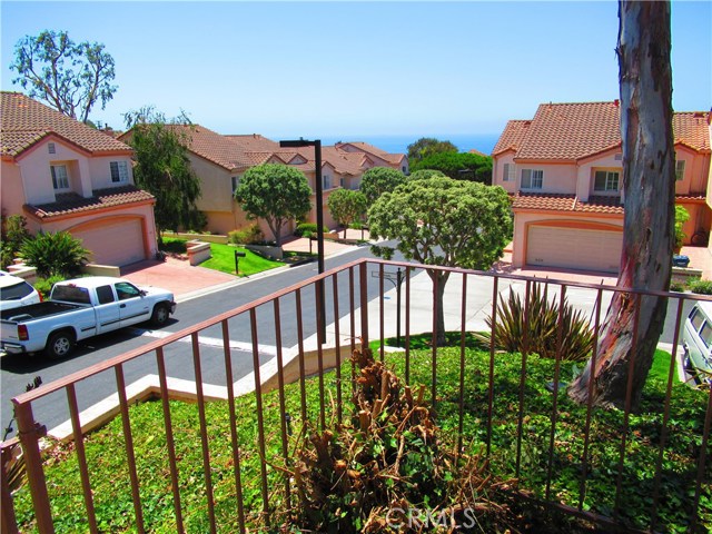 Ocean and Sunset Views from Downstairs Kitchen, Breakfast Area, Dining Area and Living Room.