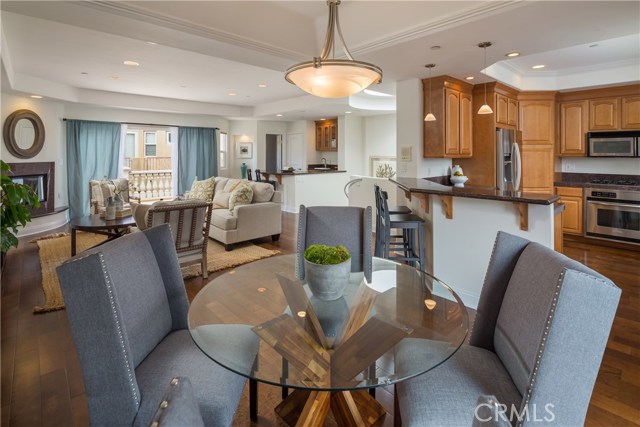 1461 12th Street, Manhattan Beach, California 90266, 3 Bedrooms Bedrooms, ,2 BathroomsBathrooms,Residential,Sold,12th,SB17108365