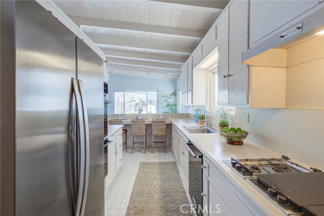 736 13th, Manhattan Beach, California 90266, 4 Bedrooms Bedrooms, ,3 BathroomsBathrooms,Residential,Sold,13th,SB19074833