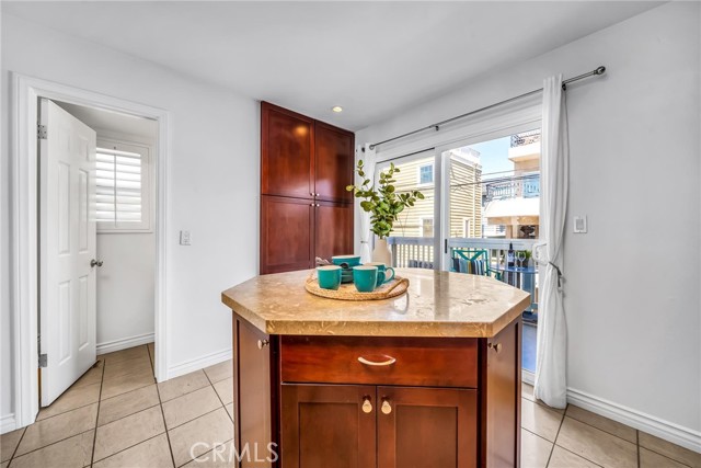 164 Hermosa Avenue, Hermosa Beach, California 90254, 2 Bedrooms Bedrooms, ,2 BathroomsBathrooms,Residential,Sold,Hermosa,SB21172295