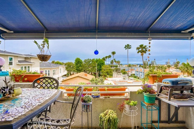 710 Beryl Street, Redondo Beach, California 90277, 3 Bedrooms Bedrooms, ,3 BathroomsBathrooms,Residential,Sold,Beryl,SB20099707