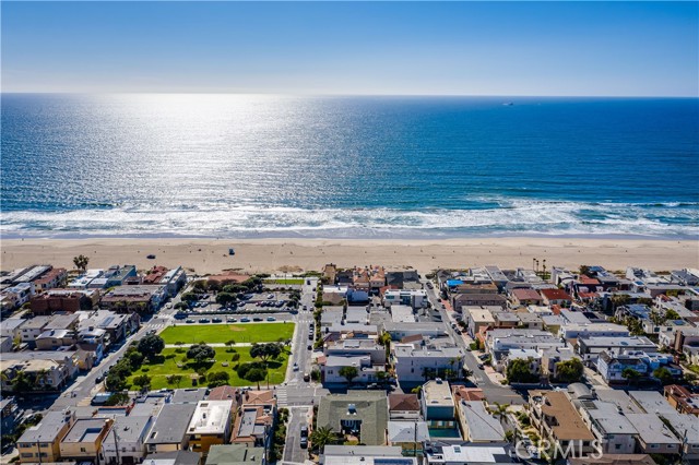 219 27th Street, Manhattan Beach, California 90266, 5 Bedrooms Bedrooms, ,3 BathroomsBathrooms,Residential,Sold,27th,SB21135185