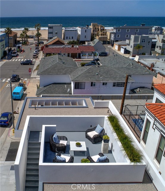 121 2nd Street, Hermosa Beach, California 90254, 4 Bedrooms Bedrooms, ,4 BathroomsBathrooms,Residential,Sold,2nd,SB19073415