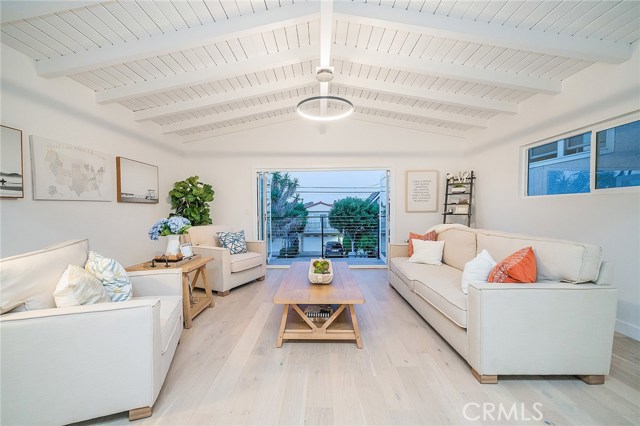 1815 Stanford Avenue, Redondo Beach, California 90278, 3 Bedrooms Bedrooms, ,3 BathroomsBathrooms,Residential,Sold,Stanford,TR20070505