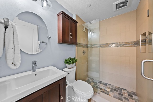 2 Bed Home for Sale in Hawthorne, California