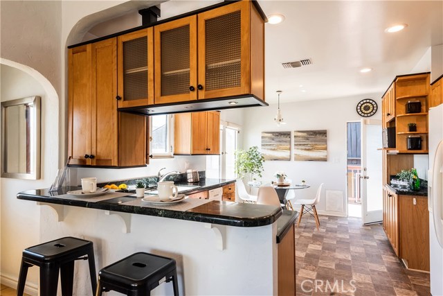 205 40th Street, Manhattan Beach, California 90266, 2 Bedrooms Bedrooms, ,1 BathroomBathrooms,Residential,Sold,40th,SB20076163