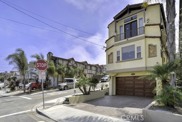 1601 Stanford Avenue, Redondo Beach, California 90278, 5 Bedrooms Bedrooms, ,4 BathroomsBathrooms,Residential,Sold,Stanford,SB17153617