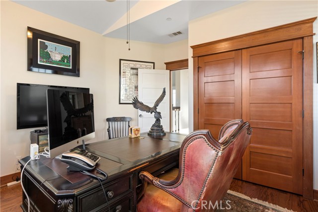 Nice to have a bedroom on the top floor - near living areas - with adjacent 3/4 bath.