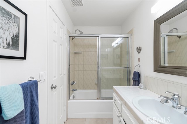 319 Emerald Street, Redondo Beach, California 90277, 2 Bedrooms Bedrooms, ,2 BathroomsBathrooms,Residential,Sold,Emerald,SB21122333