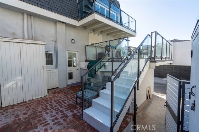 113 30th Place, Manhattan Beach, California 90266, 2 Bedrooms Bedrooms, ,2 BathroomsBathrooms,Residential,Sold,30th,SB21040269